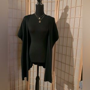 SAGHARBOR - Black knit VEST with 2 deep slide splits. Sz M